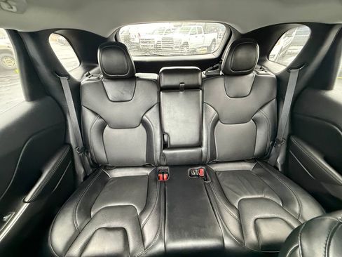 Used 2022 Jeep Cherokee Latitude Lux w/ Mopar Interior Package image 16