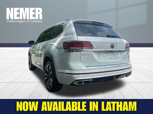 Certified 2022 Volkswagen Atlas SEL Premium AWD/4WD image 2