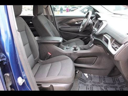 Used 2022 GMC Terrain SLE w/ Driver Convenience Package FWD image 18