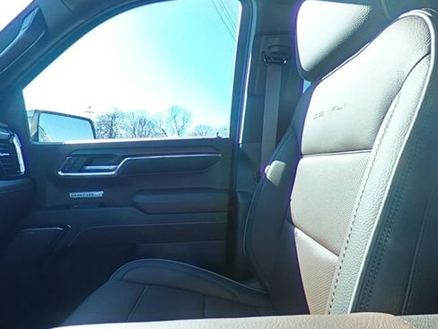 Used 2024 GMC Sierra 1500 Denali w/ Denali Reserve Package AWD/4WD image 32