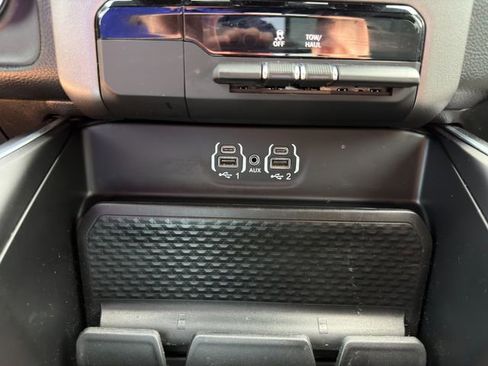 Used 2022 RAM 1500 Big Horn AWD/4WD image 32
