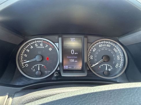 Used 2020 Toyota Tacoma TRD Sport w/ Technology Package AWD/4WD image 10