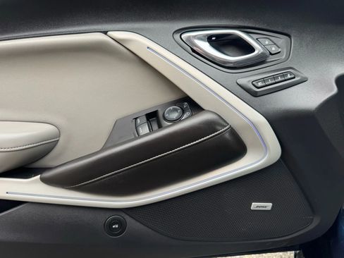 Used 2016 Chevrolet Camaro LT image 11