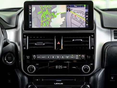 Used 2023 Lexus GX 460 Premium w/ Accessory Package AWD/4WD image 27