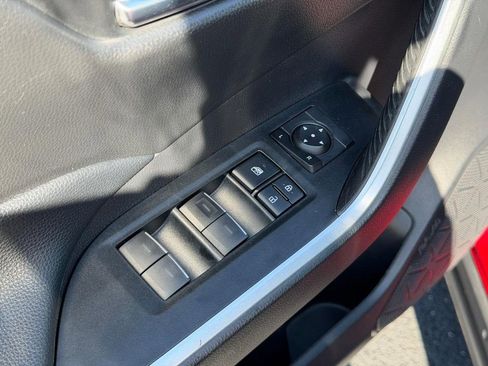 Certified 2022 Toyota RAV4 XLE Premium AWD/4WD image 18