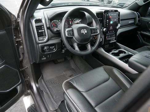 Used 2024 RAM 1500 Laramie AWD/4WD image 14