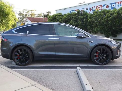 Used 2020 Tesla Model X Performance image 9