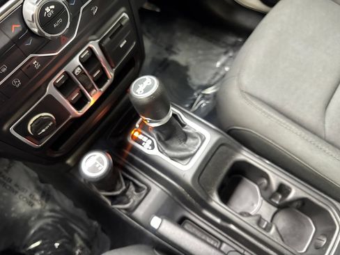Used 2019 Jeep Wrangler Unlimited Sport S AWD/4WD image 66