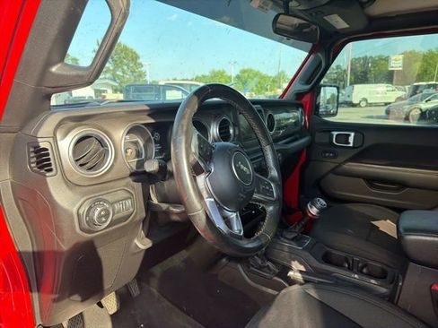 Used 2020 Jeep Gladiator Overland AWD/4WD image 14