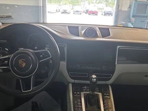 Used 2020 Porsche Macan Turbo AWD/4WD image 3