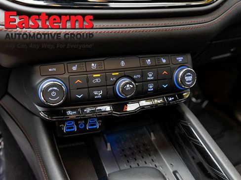 Used 2025 Dodge Durango GT AWD/4WD image 20