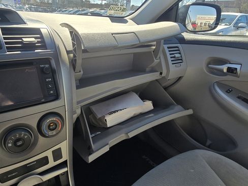 Used 2013 Toyota Corolla LE image 26