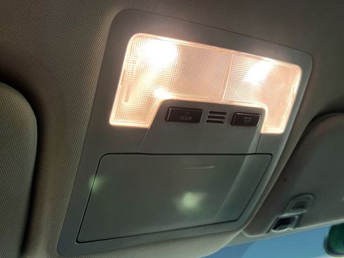 Used 2018 Toyota Avalon XLE image 22