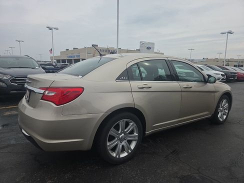 Used 2013 Chrysler 200 Touring FWD image 6