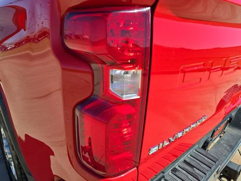 Used 2024 Chevrolet Silverado 2500 LT AWD/4WD image 33