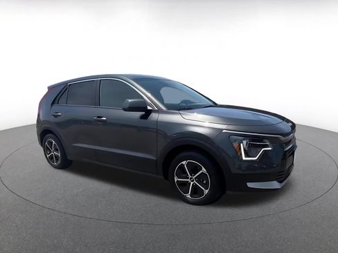 Used 2026 Kia Niro LX FWD image 2