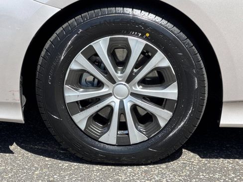 Used 2020 Toyota Prius Prime XLE FWD image 33