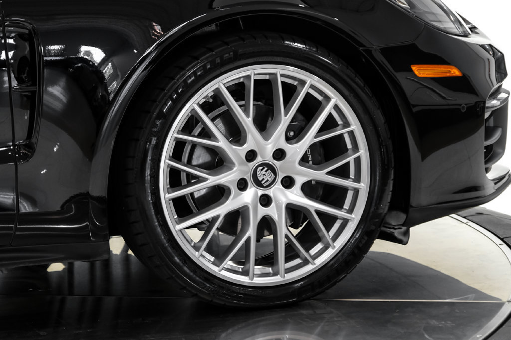 Used 2022 Porsche Panamera 4 AWD/4WD image 62