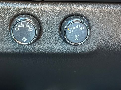 Used 2021 Chevrolet Colorado LT w/ Safety Package image 26