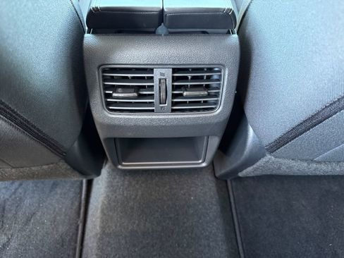 Used 2025 Nissan Rogue S image 11