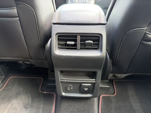 Used 2022 Ford Edge ST-Line AWD/4WD image 28