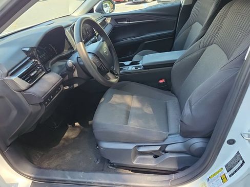 Used 2025 Toyota Camry LE FWD image 5