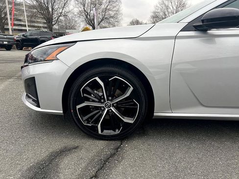 Certified 2024 Nissan Altima 2.5 SR image 11