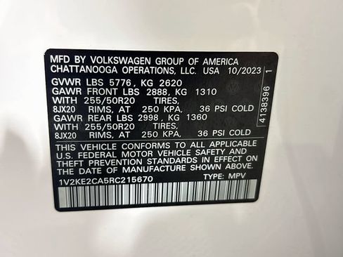 Certified 2024 Volkswagen Atlas Cross Sport SE w/ Panoramic Sunroof Package AWD/4WD image 35