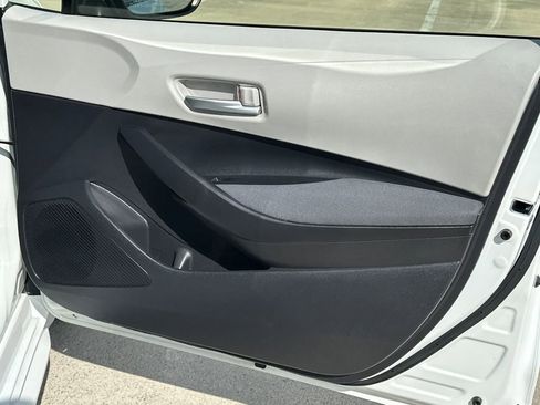 Used 2021 Toyota Corolla LE FWD image 11