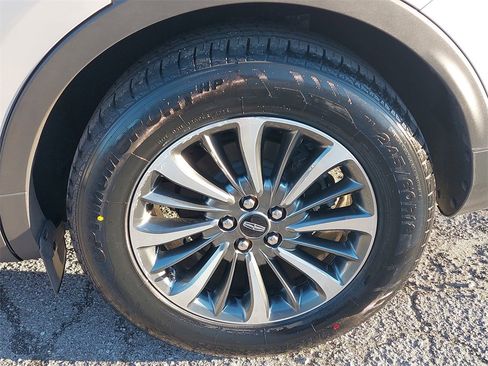 Used 2022 Lincoln Nautilus Standard w/ Premium Package image 29