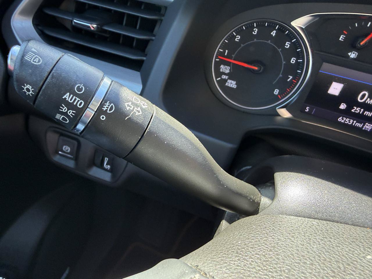 Used 2023 GMC Acadia AT4 w/ Preferred Package AWD/4WD image 10