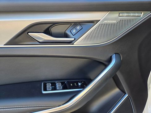 Used 2025 Jaguar F-PACE R-Dynamic S image 16