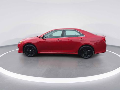 Used 2014 Toyota Camry SE image 5