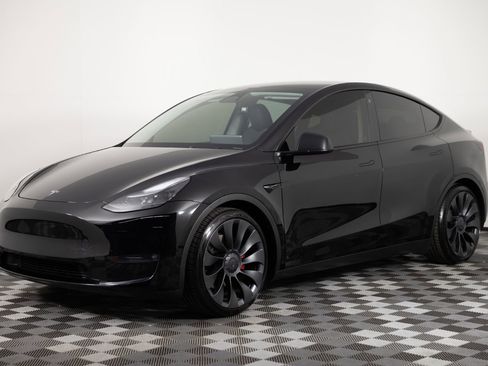 Used 2023 Tesla Model Y Performance AWD/4WD image 1