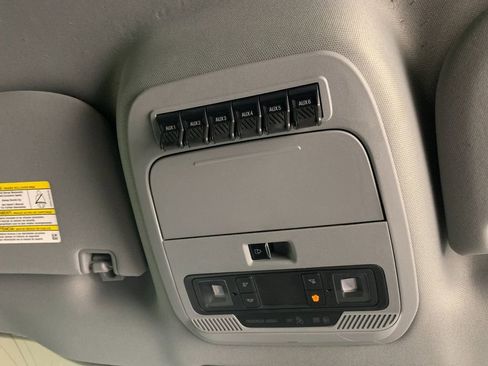 Used 2024 Ford F250 XLT w/ Black Appearance Package image 27