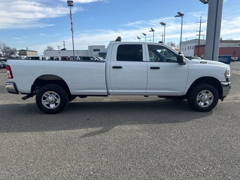 Used 2023 RAM 2500 Tradesman w/ Chrome Appearance Group image 6