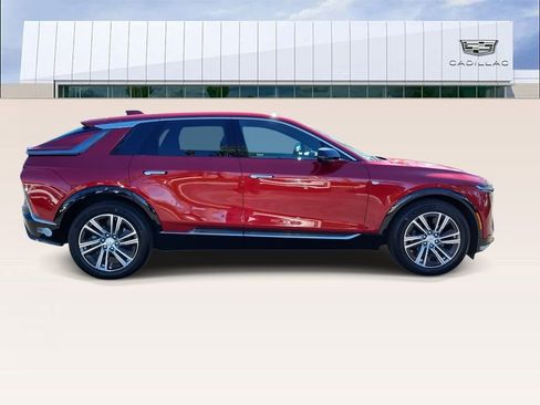 Certified 2024 Cadillac Lyriq Luxury image 9