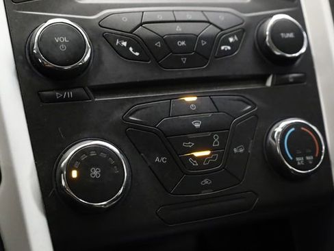Used 2015 Ford Fusion SE image 24