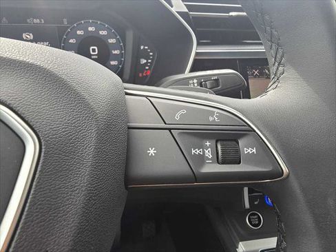 Certified 2025 Audi Q3 2.0T Premium Plus w/ Premium Plus Package image 32