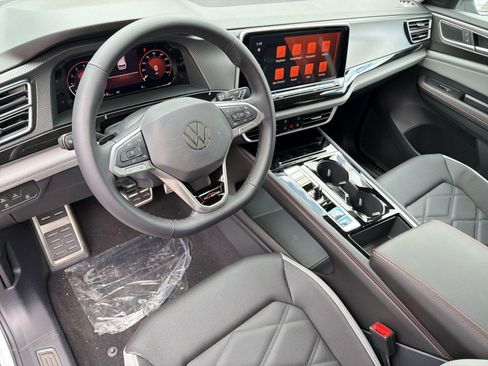 New 2026 Volkswagen Atlas Peak Edition AWD/4WD image 4