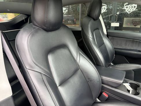 Used 2020 Tesla Model Y Long Range image 23