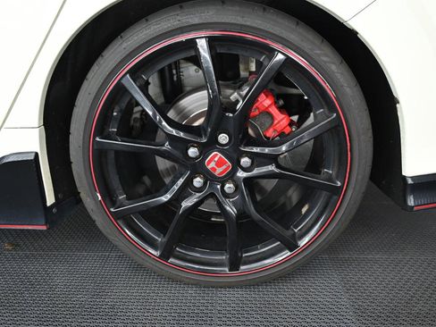 Used 2018 Honda Civic Type R image 42