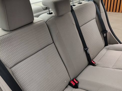 Used 2012 Ford Focus SEL w/ SEL/Titanium Winter Pkg FWD image 18