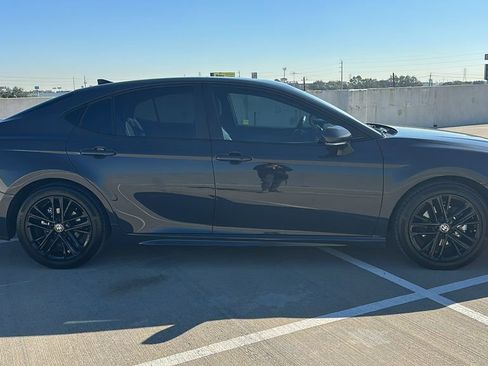 Used 2025 Toyota Camry Hybrid image 14