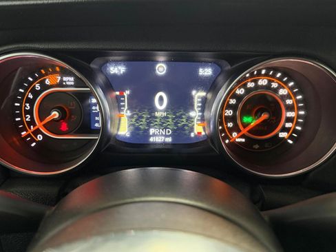 Used 2020 Jeep Wrangler Unlimited Sahara AWD/4WD image 35