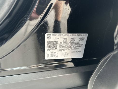 Used 2026 Chevrolet Equinox ACTIV w/ Convenience Package III FWD image 31