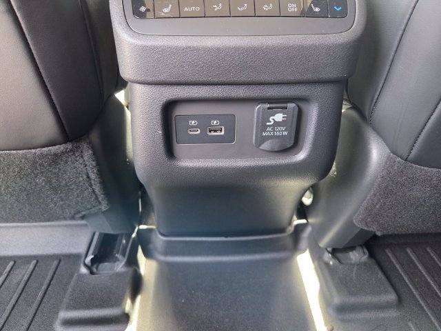 Used 2022 Nissan Pathfinder Platinum w/ Cargo Package AWD/4WD image 17