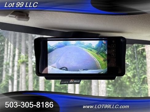 Used 2019 Chevrolet Express 3500 w/ Driver Convenience Package image 4