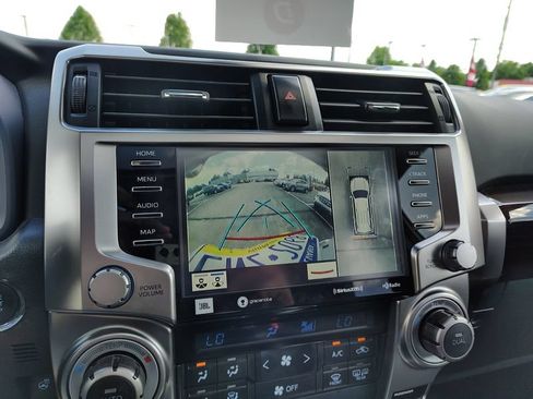 Used 2024 Toyota 4Runner Limited AWD/4WD image 17