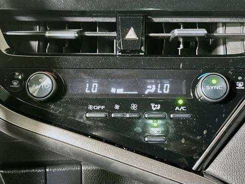 Used 2022 Toyota Camry LE FWD image 22